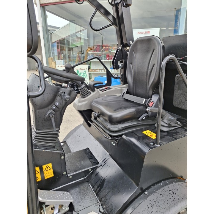 JCB 403 AGRI PLUS
