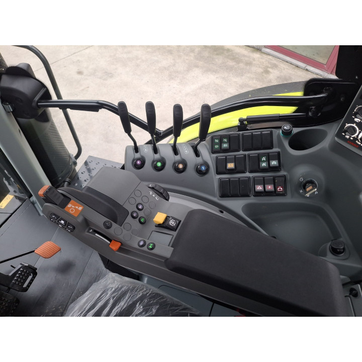 CLAAS ARION 630 CIS S5