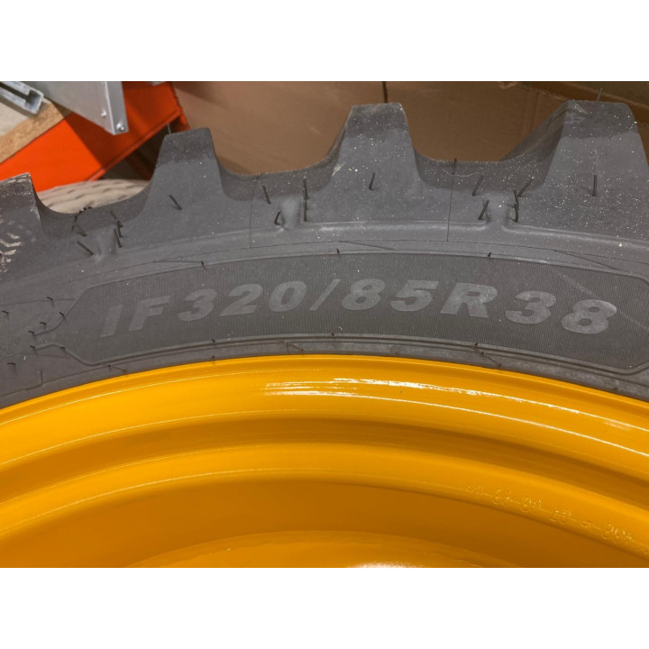 MICHELIN 320/85R38 - JCB FASTRAC 4000