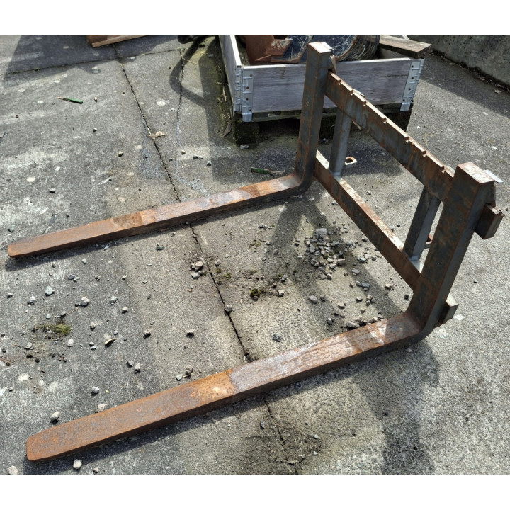 AVANT FOURCHE A PALETTES