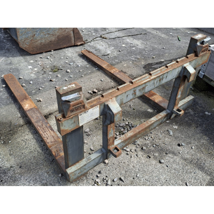 AVANT FOURCHE A PALETTES