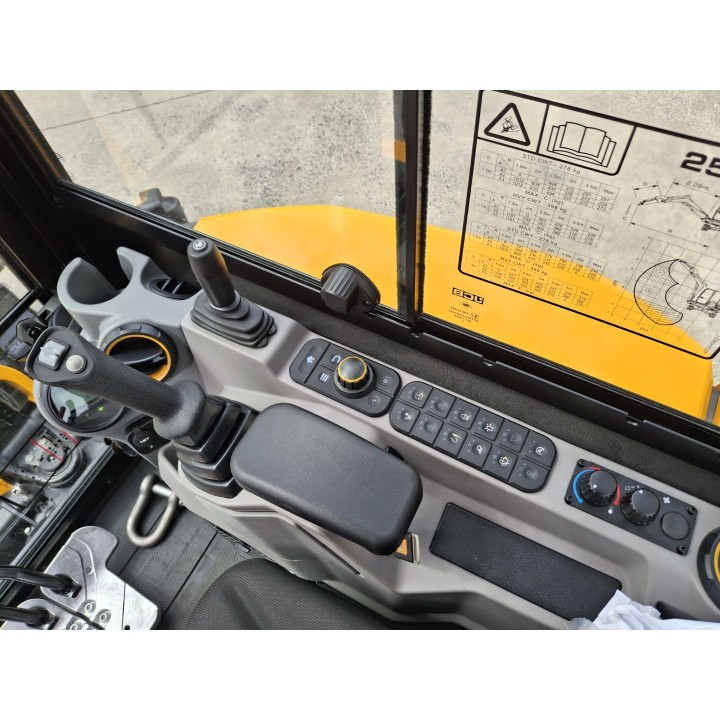 JCB 25 Z-1 PRO