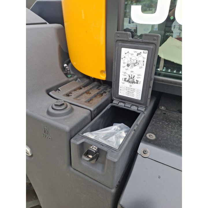 JCB FASTRAC 6300 ICON