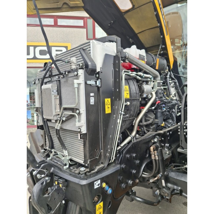 JCB FASTRAC 6300 ICON