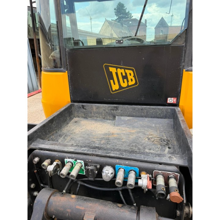 JCB FASTRAC 3185
