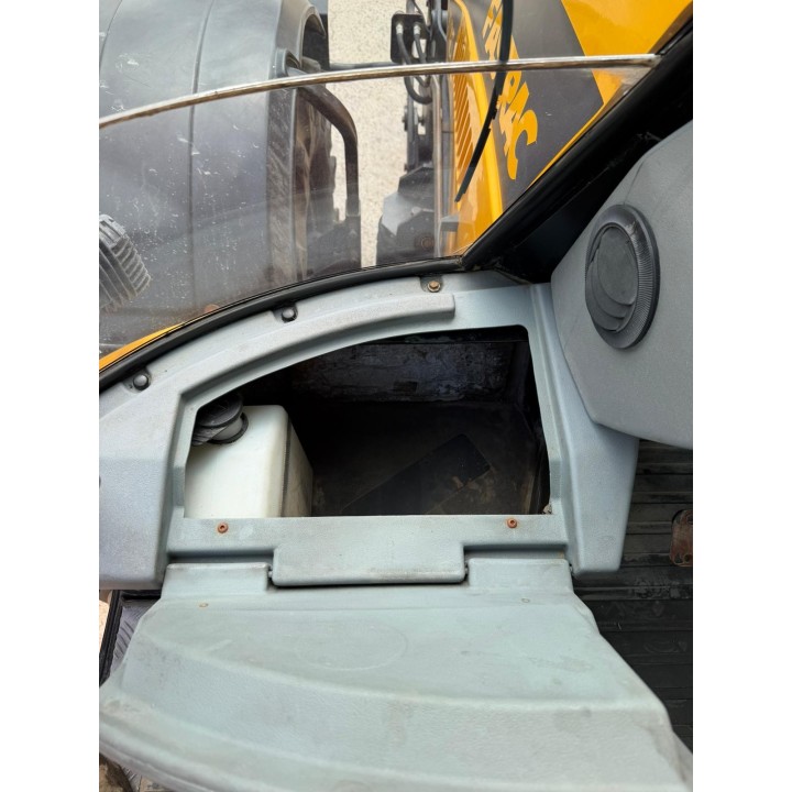 JCB FASTRAC 3185