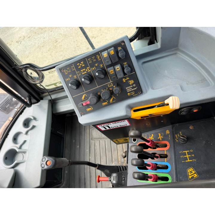 JCB FASTRAC 3185