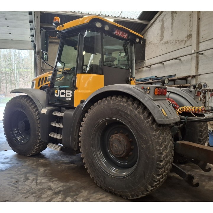 JCB FASTRAC 3230 XTRA T4i