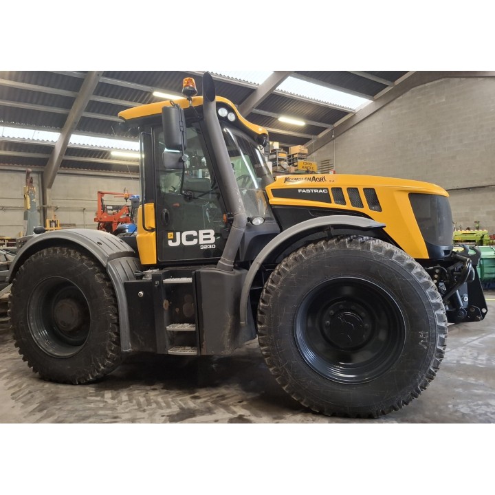 JCB FASTRAC 3230 XTRA T4i